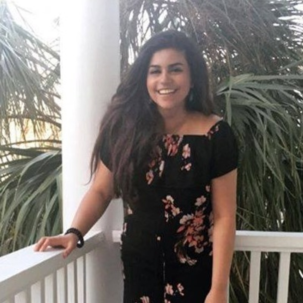Meet your Posher, Sarina